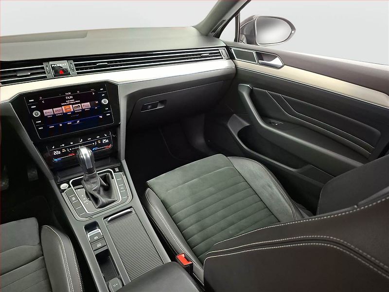 Volkswagen Passat (2021) 2.0 TDI, Automat, Kůže, Navi - fotka 8 z 23