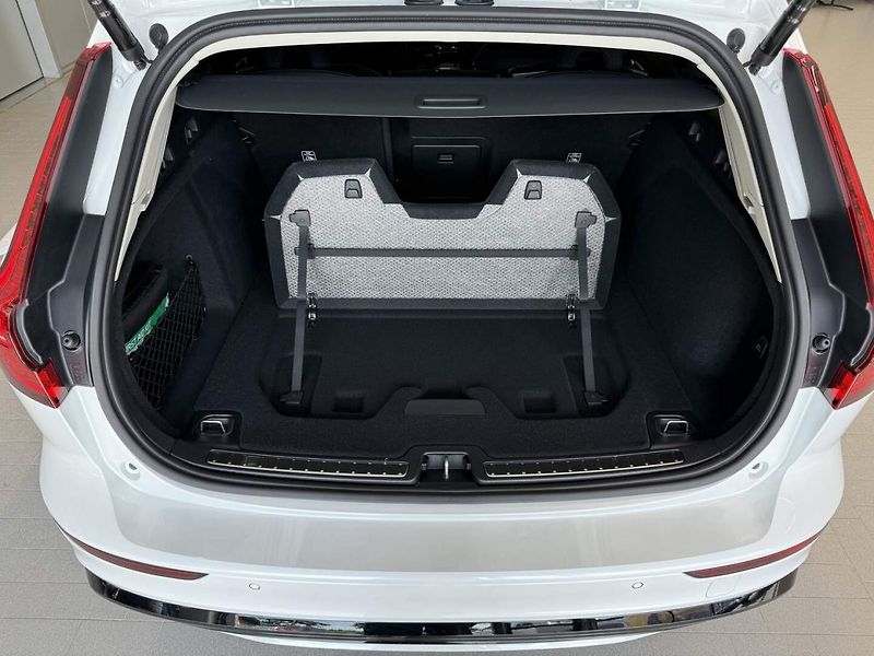 Volvo V60 (2026) B4 2.0L 197+14 HP AT7 FWD PLUS - fotka 23 z 24