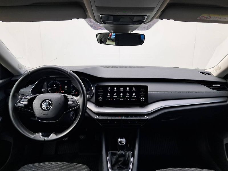 Škoda Octavia (2022) COMBI IV Ambition PLUS 1.5 TSI - fotka 7 z 25