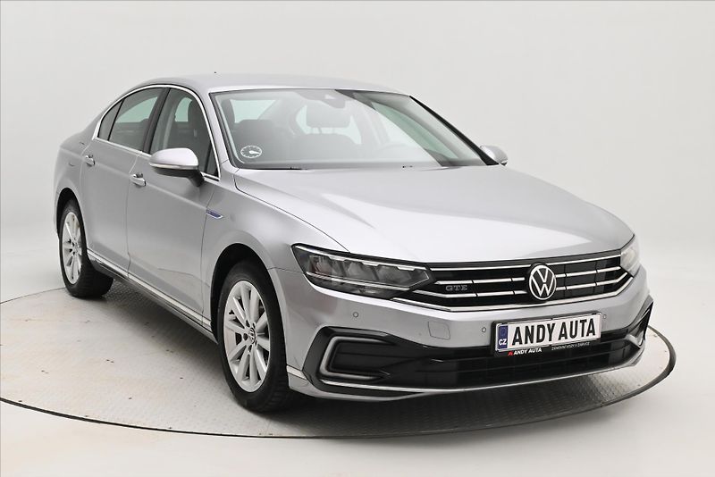 Volkswagen Passat 1,4 TSI GTE 160 kW DSG Highlin - fotka 3 z 32
