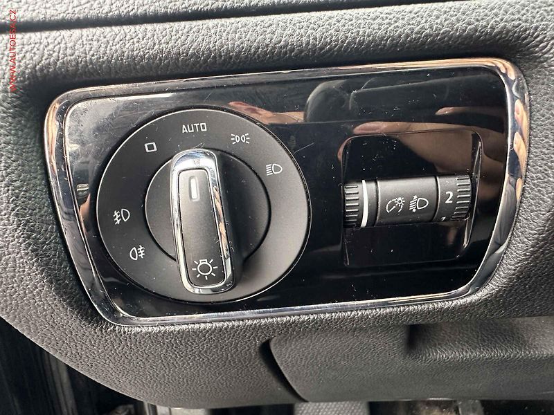 Škoda Superb (2011) 1.6TDi, TZ, bixen - fotka 13 z 19