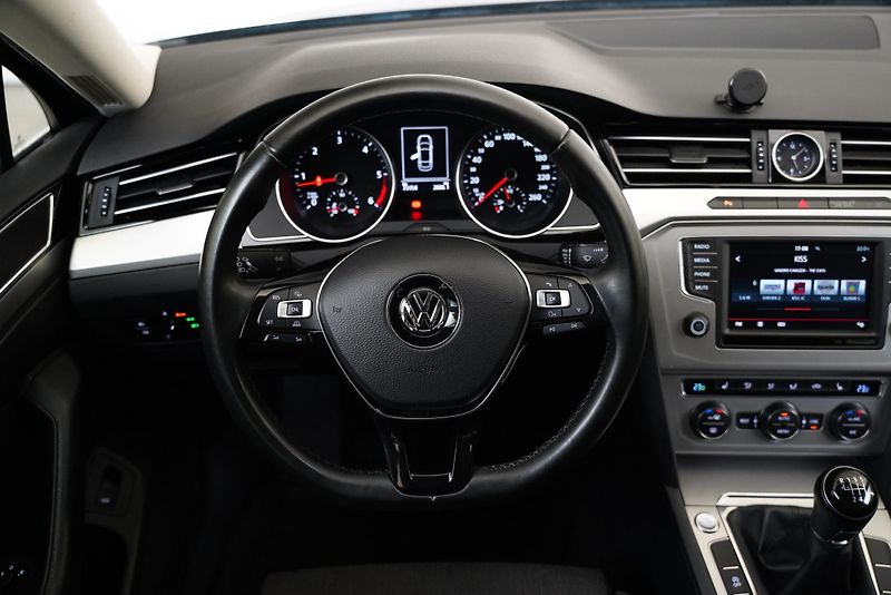 Volkswagen Passat - fotka 17 z 24