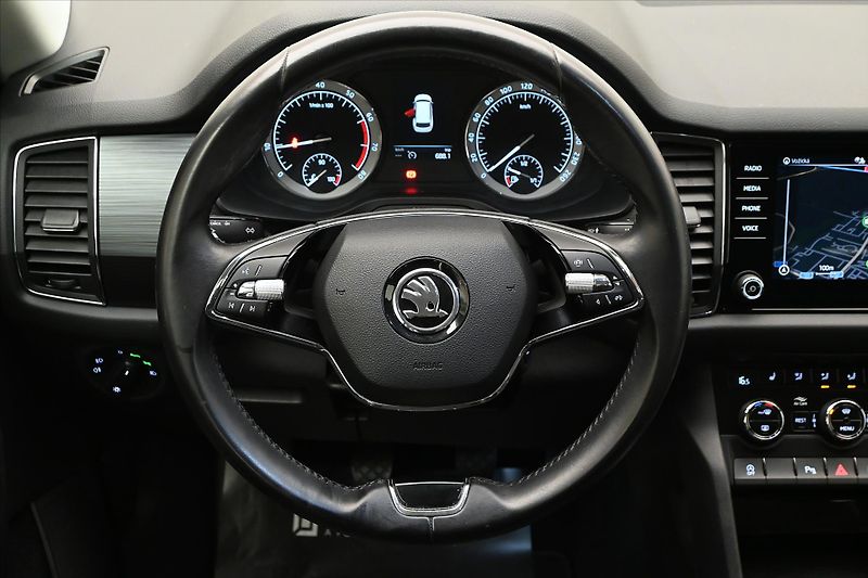 Škoda Kodiaq 1,5 TSI 110 kW TAŽNÉ NAVI Záru - fotka 18 z 31