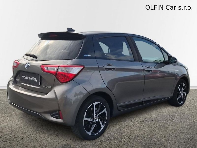 Toyota Yaris Selection Smart 1,5 Hev - fotka 2 z 28