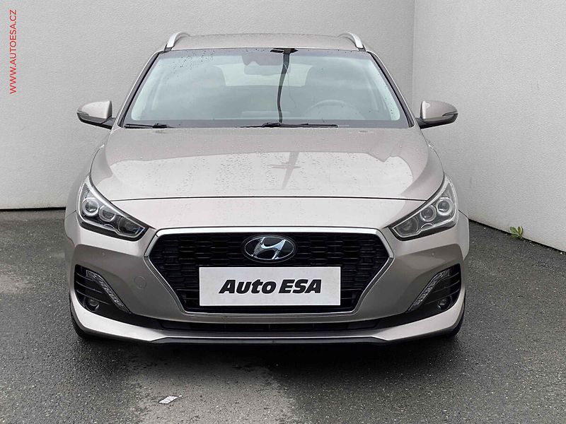 Hyundai i30 (2020) 1.4 i, 1.maj,ČR, servis - fotka 2 z 20