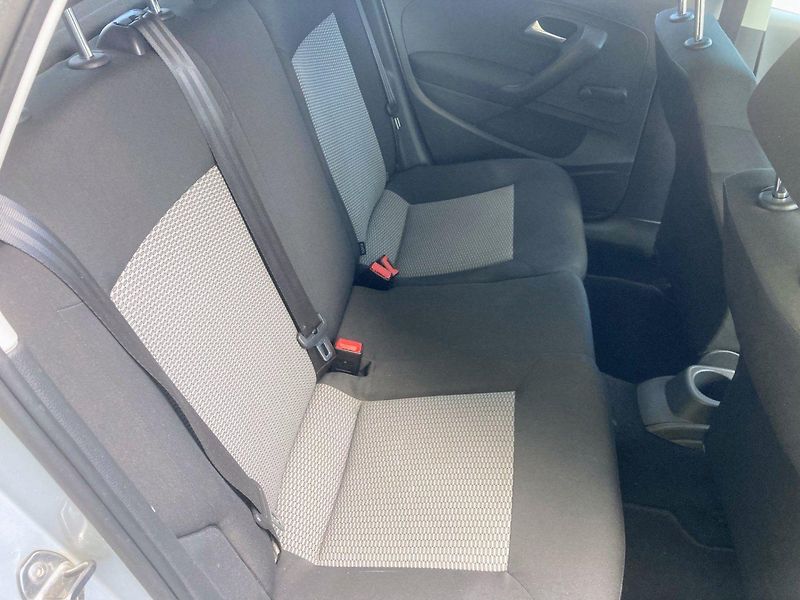 Volkswagen Polo 1,2 (51kW)*KLIMATIZACE* - fotka 10 z 11