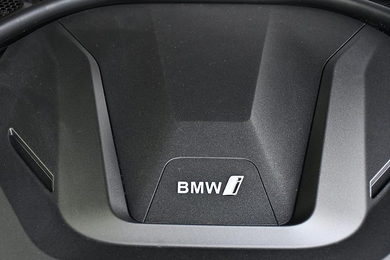 BMW i4 eDrive40 M-SPORT HUD 1.M TAŽNÉ - fotka 43 z 44