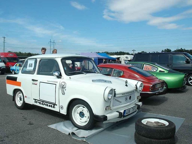 Historická vozidla obsadí o víkendu autodrom. V sobotu se koná tradiční Podzimní Sosnění.