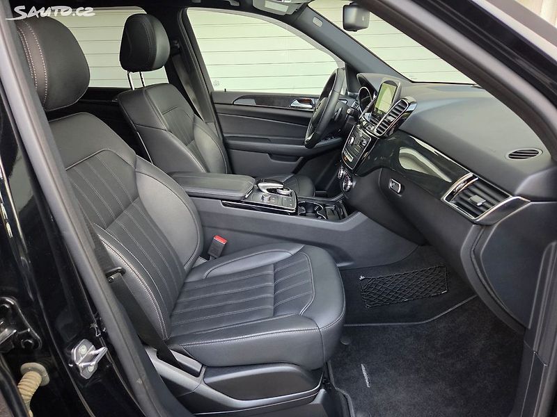 Mercedes-Benz GLE (2019) 400 TOP STAV naj 24 tis.km. - fotka 14 z 48