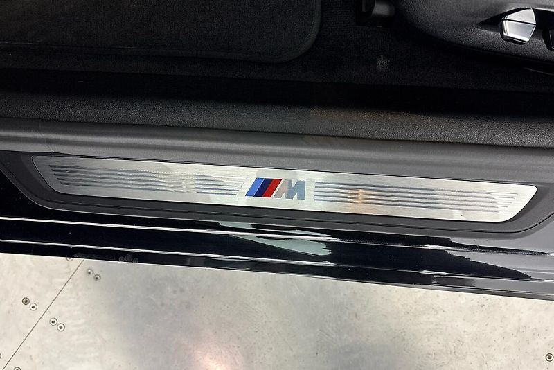 BMW Řada 5 540d xDrive - fotka 16 z 28