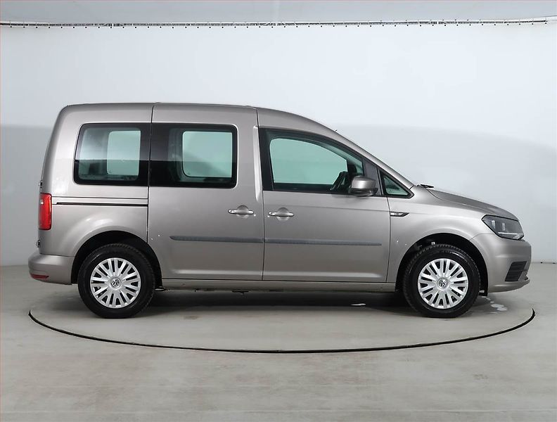Volkswagen Caddy (2020) 2.0 TDI, 5Míst, ČR, 1Maj, DPH - fotka 6 z 17