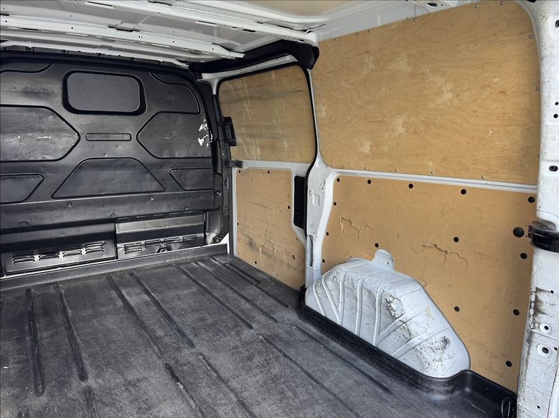 Ford Transit Custom 2,0 TDCi L1H1 DPH 1.maj ČR - fotka 17 z 50