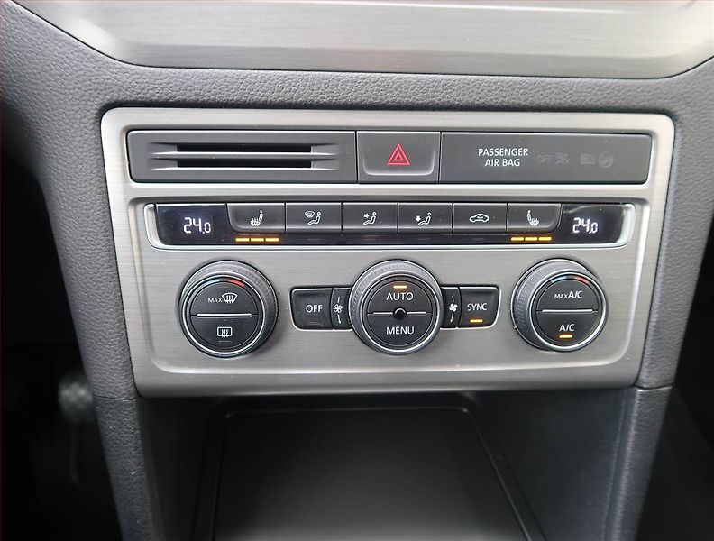 Volkswagen Golf Sportsvan (2014) 1.6 TDI, Navi, Park. senzory - fotka 15 z 16