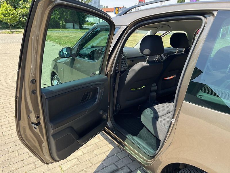 Škoda Roomster (2013) Fresh Ambition - fotka 28 z 91