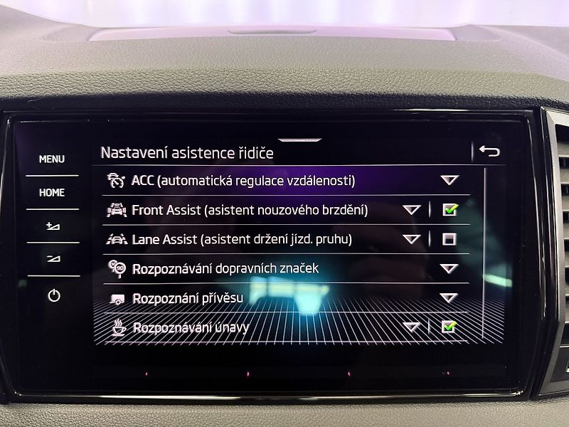 Škoda Karoq 1.5TSI DSG SPORTLINE EXCLUSIVE - fotka 16 z 26