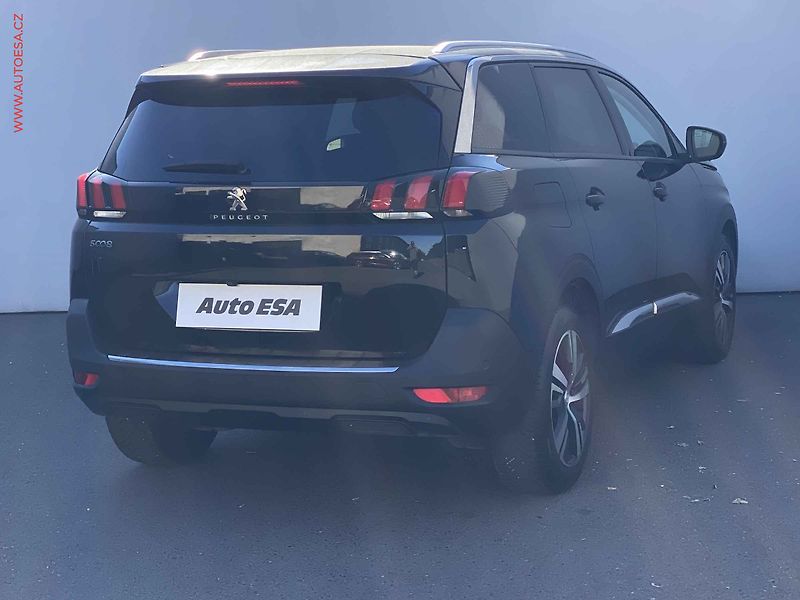 Peugeot 5008 (2020) 1.5 HDi, Allure - fotka 4 z 16