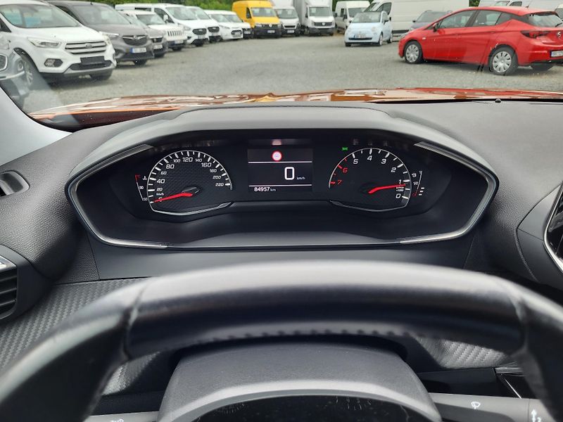 Peugeot 2008 1.5 BlueHDi 102k ACTIVE *ČR - fotka 10 z 46