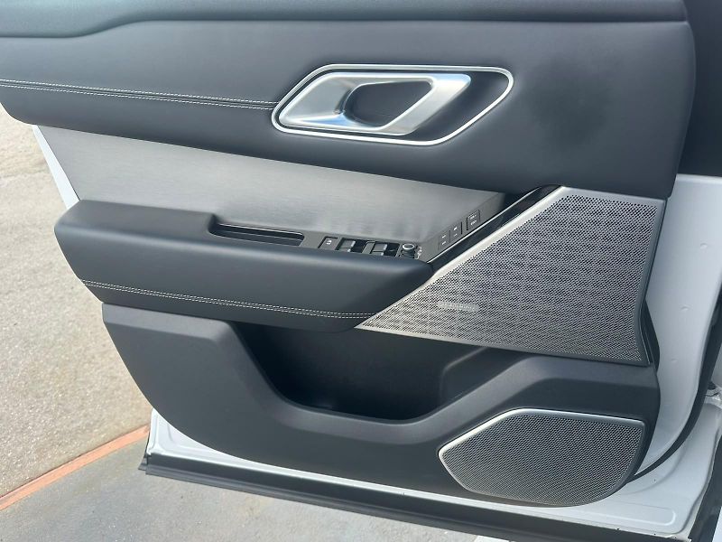 Land Rover Range Rover Velar (2021) 3.0D300, 4X4, 221KW, RDYNAMIC - fotka 24 z 35