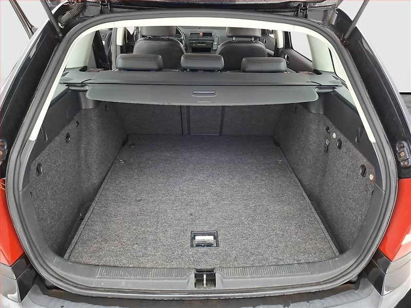 Škoda Octavia (2007) 2.0 TDI, 4X4, po STK, Tažné - fotka 13 z 14