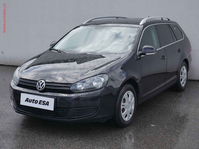 Volkswagen Golf (2010) 1.6TDi, Klima - fotka 3 z 14