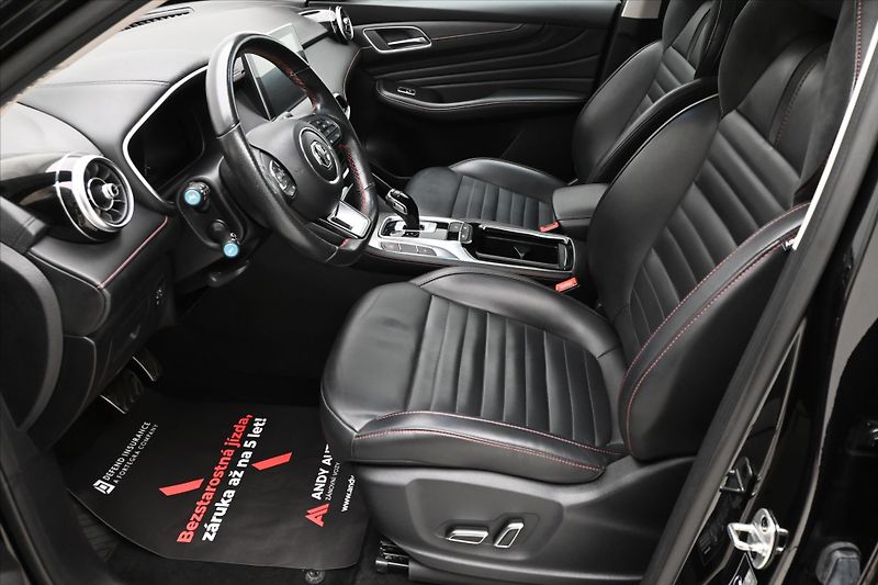 MG EHS 1,5 TGI PHEV 119kW AT Luxury Z - fotka 13 z 32