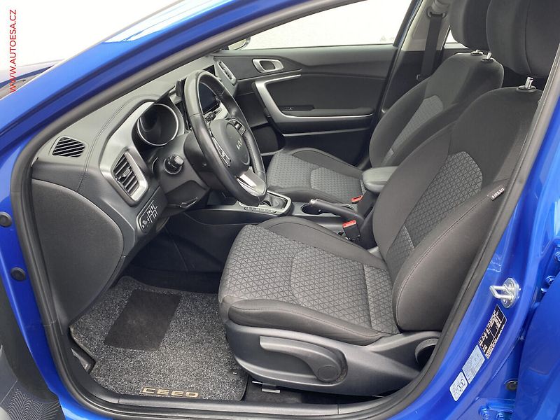 Kia Ceed (2023) 1.5 T-GDi, ČR, Spin, AT - fotka 9 z 18