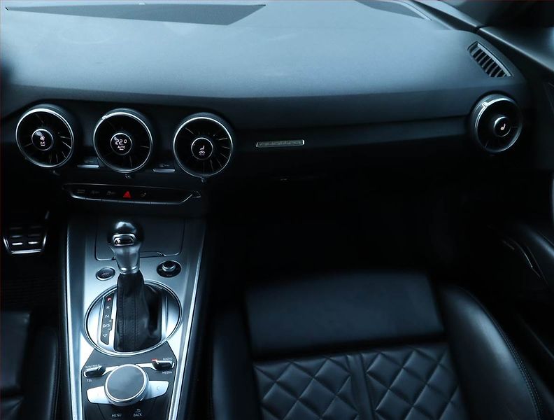 Audi TT (2014) 2.0 TFSI - fotka 8 z 23