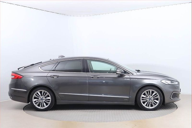 Ford Mondeo (2020) Vignale 2.0 EcoBlue, 4X4 - fotka 6 z 15