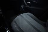 Peugeot 2008 1,2 HYBRID AT KAMERA 360° ČR - náhled 31