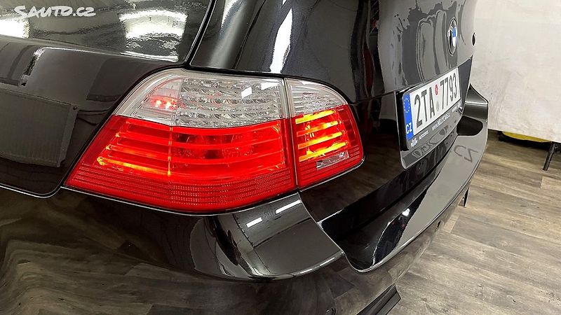 BMW M5 5.0 V10 Touring - fotka 9 z 34