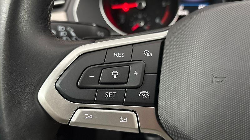 Volkswagen Passat 2.0 TDI DSG Elegance Variant - fotka 14 z 26