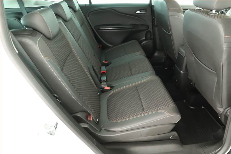 Opel Zafira (2019) 1.6 Turbo, 7 míst, Navi - fotka 7 z 14