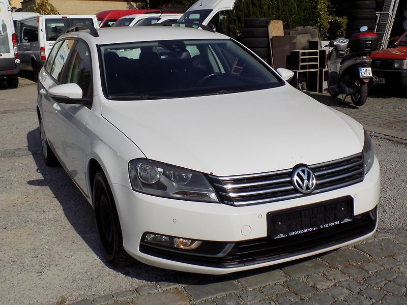 Volkswagen Passat 1,4 TSI 90 KW AUTOKLIMA VÝHŘEV - fotka 4 z 42