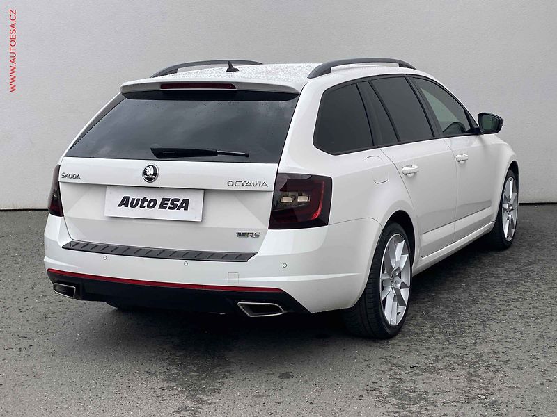 Škoda Octavia (2017) 2.0 TDI, RS, navi - fotka 4 z 17