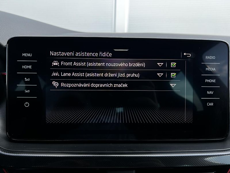Škoda Scala 1.5TSI DSG 110kW Monte Carlo  - fotka 19 z 25