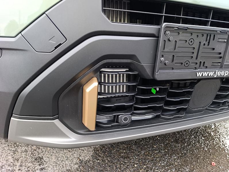 Jeep Avenger (2026) 85th Anniversary 1,2 e-Hybrid - fotka 6 z 47