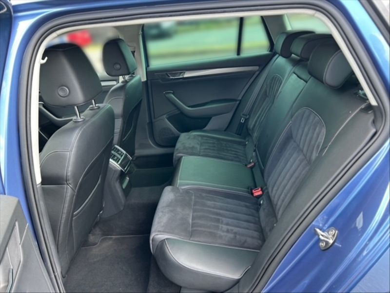 Škoda Superb 2,0 TDI 110 Style AT - fotka 8 z 11