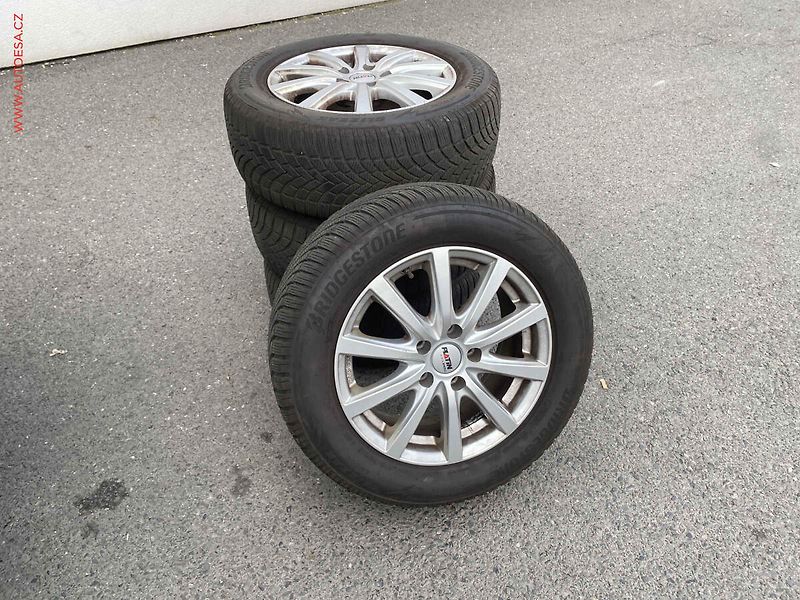 Škoda Yeti (2013) 2.0 TDi 4x4, ELE, DSG, bixen - fotka 20 z 20
