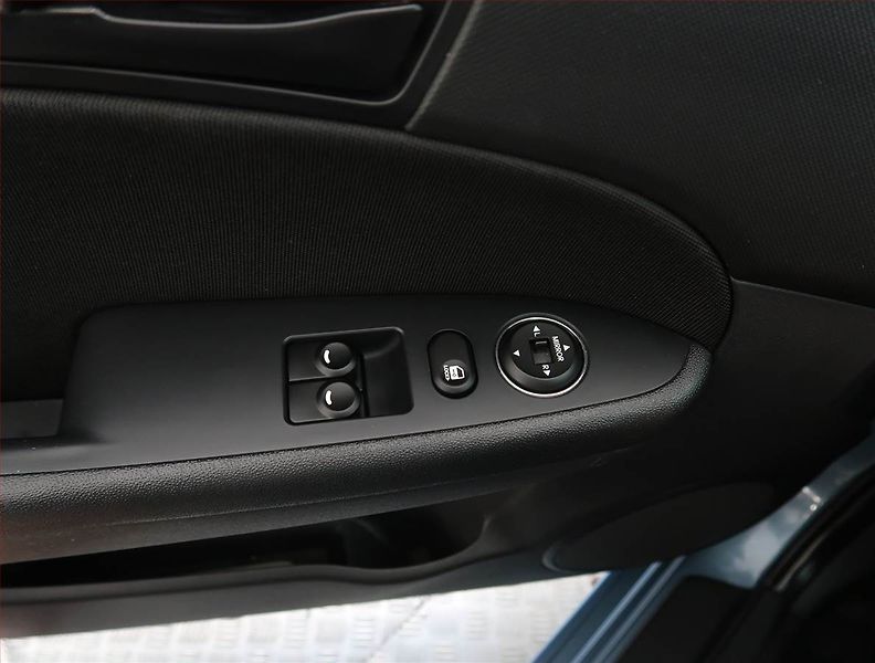 Hyundai i30 (2010) 1.4 CVVT, po STK, slušný stav - fotka 15 z 15