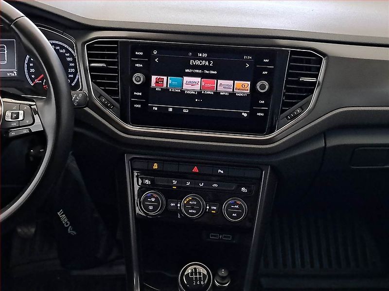 Volkswagen T-Roc (2019) 1.6 TDI, Tempomat - fotka 12 z 16