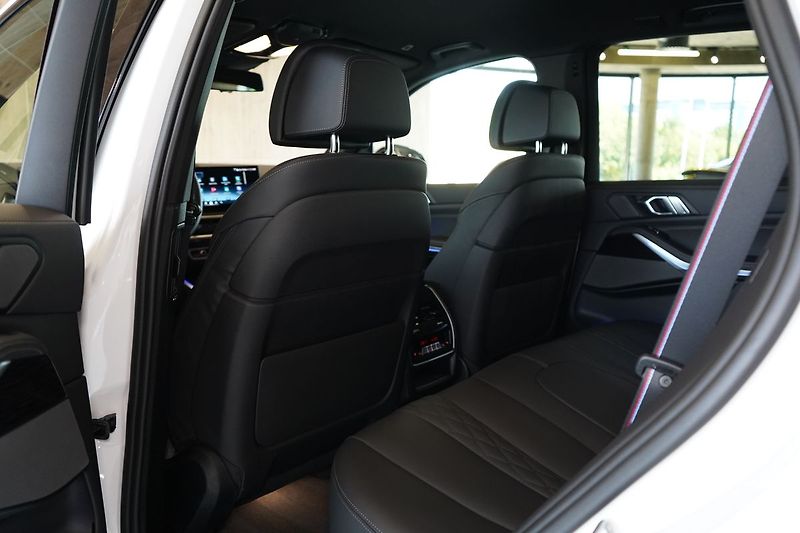 BMW X5 40d xDrive, Vzduch, Tažné, HUD - fotka 42 z 47