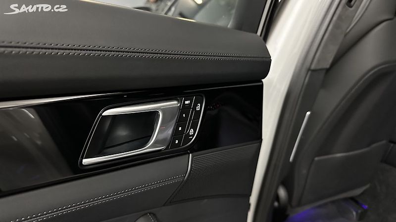 Porsche Panamera TURBO S E-HYBRID 700 koní - fotka 29 z 51
