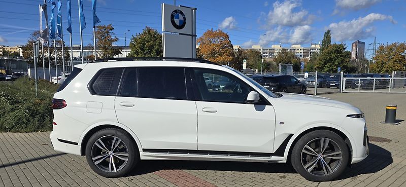 BMW X7 (2023) 40D,257KW,1MAJ.ČR M PAKET,TOP, - fotka 6 z 10