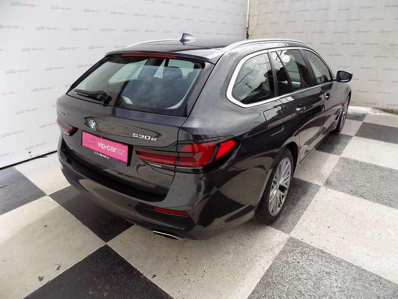 BMW Řada 5 (2021) 530e/xDrive/Full-LED/DPH/ - fotka 7 z 46