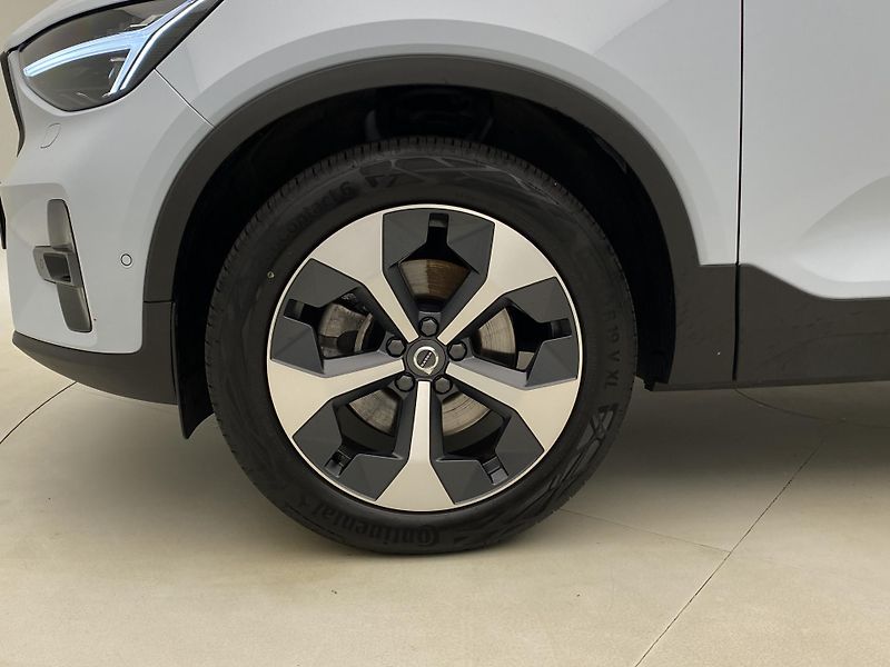 Volvo XC40 B4 DARK ULTRA AUT CZ - fotka 37 z 60