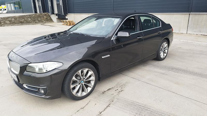 BMW Řada 5 (2014) 520d,X-drive,volat-608 081 843 - fotka 7 z 19