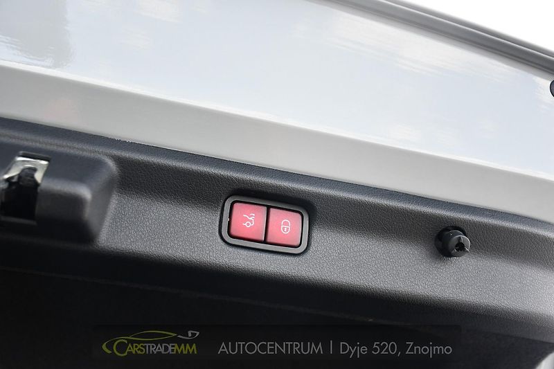 Mercedes-Benz EQE 43 AMG HUD 1M - fotka 53 z 60