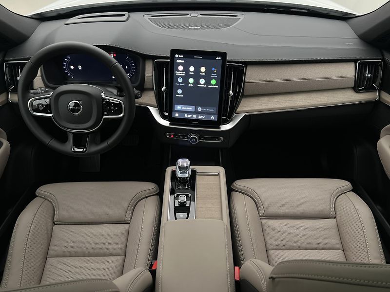 Volvo XC90 (2026) B5 AWD BRIGHT PLUS - fotka 2 z 42