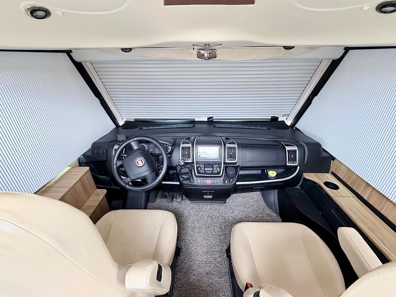 Pilote (2012) G832XLG Explorateur - fotka 13 z 34