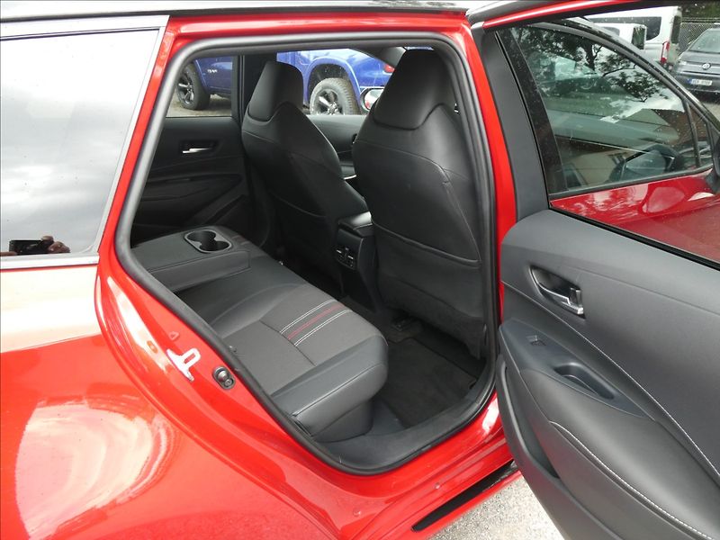 Toyota Corolla 2,0 Hybrid e-CVT GR Sport 112k - fotka 22 z 44